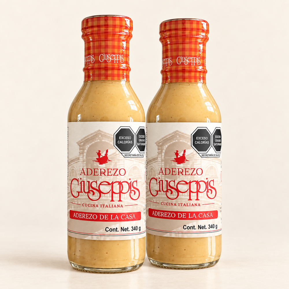 Pack de 2 botellas de Aderezo Giuseppis de 340 g sobre fondo crema